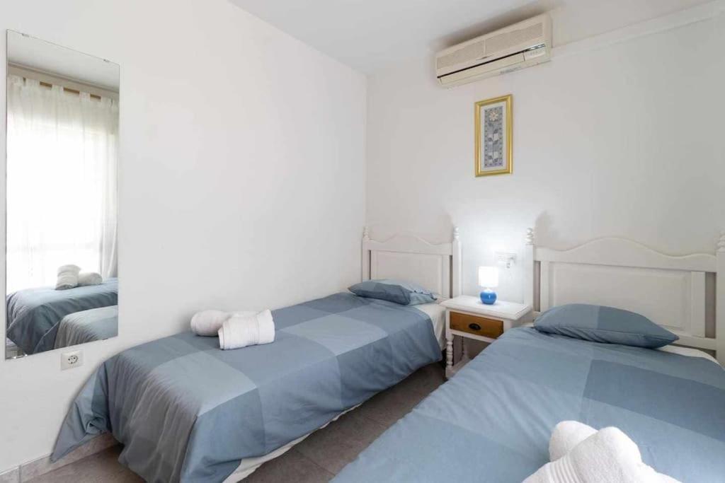 Tropicana Townhouse, 2 Bedroom Next To The Pool Nerja Bagian luar foto